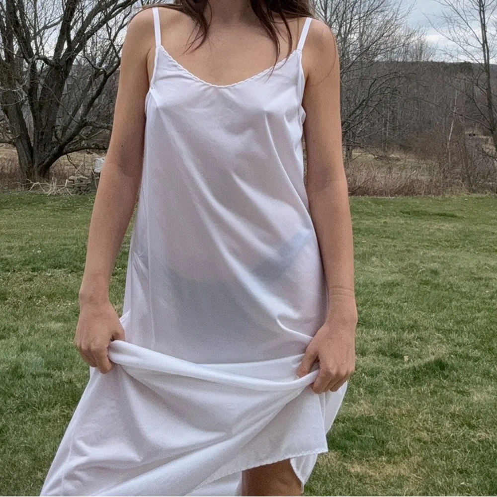 White vintage slip - Picture 2 of 3